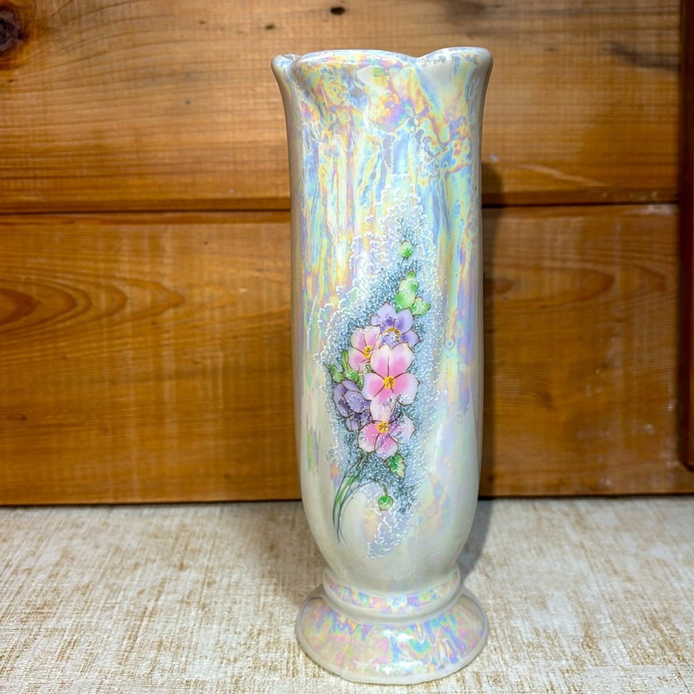 Vintage ArtMark 1970s Vase "Mother of Pearl" Color Pink Purple Flowers